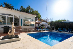 Villa with Free Heated Pool - Pass the Keys